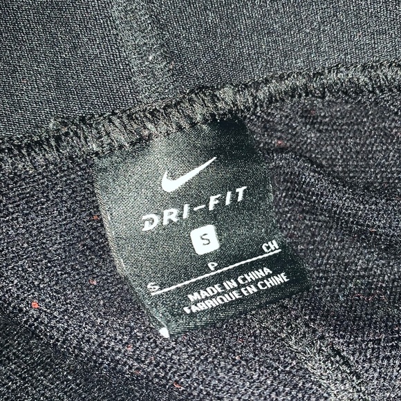 Dri-fit Nike capris - Picture 3 of 3